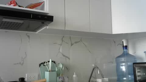 Snapshot of misselii chatting on December 20, 6:35 pm melodie online show from December 20, 6:35 pm