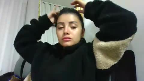 Snapshot of misselii chatting on February 10, 1:24 am melodie online show from February 10, 1:24 am