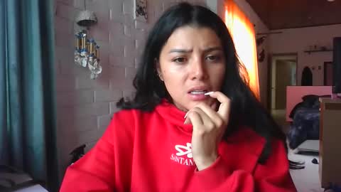 Snapshot of misselii chatting on October 6, 7:00 pm melodie online show from October 6, 7:00 pm