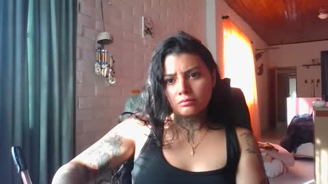 Snapshot of misselii chatting on November 10, 8:52 pm melodie online show from November 10, 8:52 pm