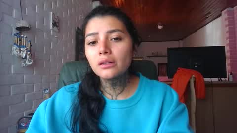 Snapshot of misselii chatting on November 18, 4:55 pm melodie online show from November 18, 4:55 pm