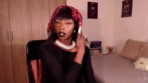 Emilie Diaz online show from December 3, 11:14 pm