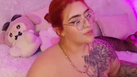 missevans_ online show from May 28, 6:32 am