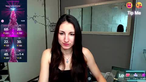 Snapshot of missis_sofiia chatting on December 28, 1:06 pm Sofia online show from December 28, 1:06 pm