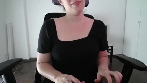 Snapshot of missivana777 chatting on February 21, 5:42 pm Ivana online show from February 21, 5:42 pm