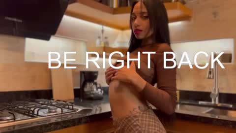 Snapshot of missketzaly chatting on December 30, 1:25 pm Ania online show from December 30, 1:25 pm