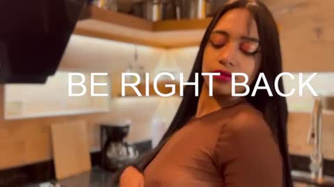 Snapshot of missketzaly chatting on January 10, 12:58 pm Ania online show from January 10, 12:58 pm