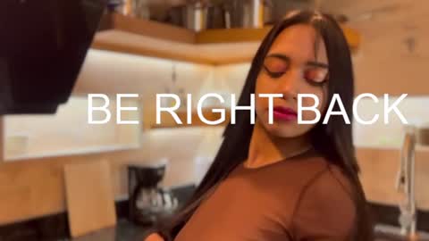 Snapshot of missketzaly chatting on January 12, 1:27 pm Ania online show from January 12, 1:27 pm