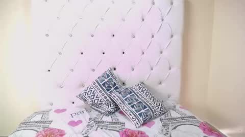 Snapshot of misskharla chatting on February 14, 8:37 pm Danna online show from February 14, 8:37 pm