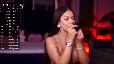 Snapshot of misskiarra chatting on October 9, 6:33 am misskiarra online show from October 9, 6:33 am