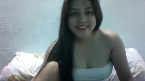 Snapshot of misskitty2xxx chatting on December 6, 5:44 pm Merry online show from December 6, 5:44 pm