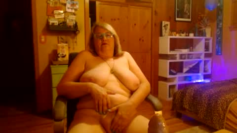 Snapshot of misskittyfox chatting on July 31, 5:07 am MissKittyFox online show from July 31, 5:07 am