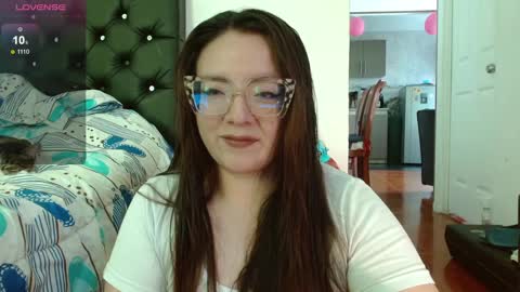 Snapshot of misslady__eva chatting on February 27, 2:21 pm eva   online show from February 27, 2:21 pm