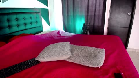 Snapshot of missloise chatting on December 6, 12:38 pm Miss Loise online show from December 6, 12:38 pm