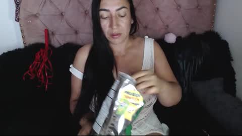 luccy online show from April 9, 10:37 pm