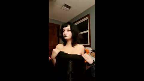 missmacabre666 online show from January 17, 6:18 am