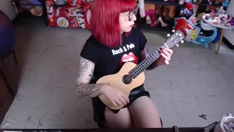 Miss Mia online show from February 11, 8:03 pm