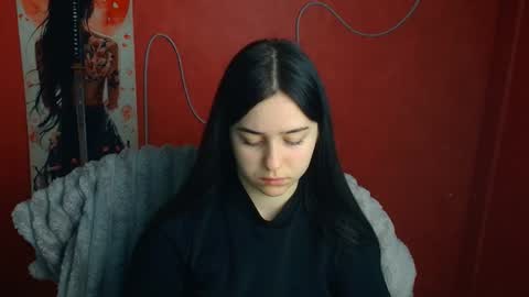 Mia online show from April 14, 12:00 pm