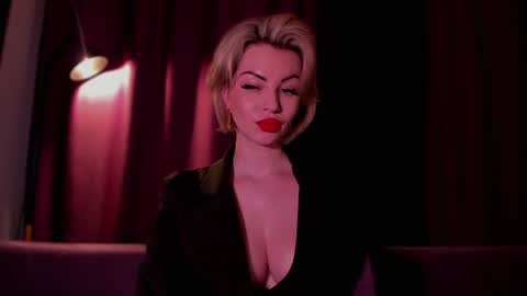 Snapshot of missmirandagd chatting on January 17, 3:43 pm online show from January 17, 3:43 pm