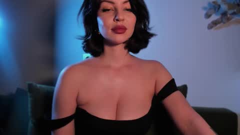 Snapshot of missmirandagd chatting on October 18, 12:50 pm online show from October 18, 12:50 pm