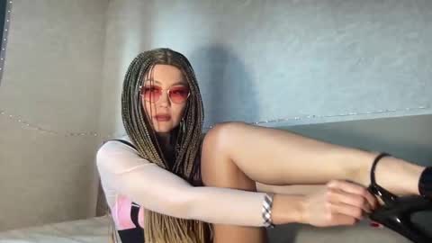 Snapshot of missmoon111 chatting on February 12, 10:03 am missmoon111 online show from February 12, 10:03 am