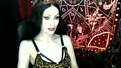 MissMoonDoll online show from December 8, 4:35 am