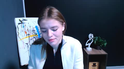 Olivia online show from November 21, 5:00 pm