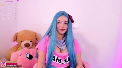 Snapshot of misspaulina__ chatting on November 20, 1:28 am Pau Giraldo online show from November 20, 1:28 am