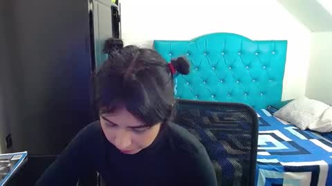 Snapshot of misspurple4 chatting on January 25, 2:04 am kassandra online show from January 25, 2:04 am