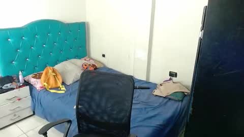 Snapshot of misspurple4 chatting on October 17, 12:47 am kassandra online show from October 17, 12:47 am