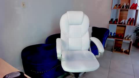 Miss Rhodes online show from February 13, 10:17 pm