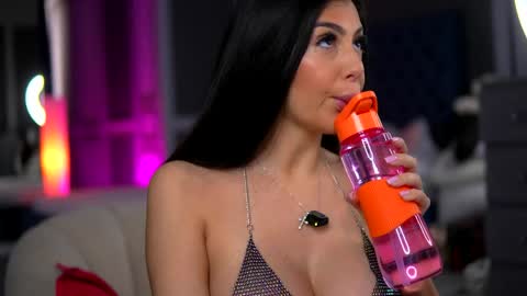 Megann online show from April 3, 8:45 am