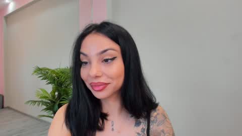 Sienna online show from April 12, 4:28 am