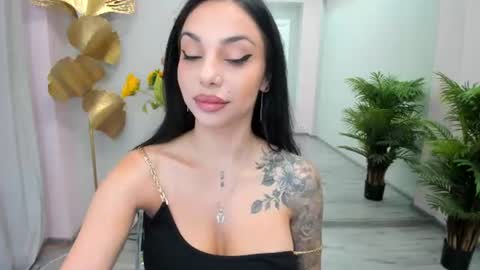 Sienna online show from June 14, 5:42 am