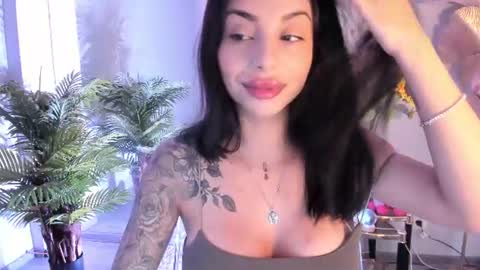 Sienna online show from June 21, 5:32 am