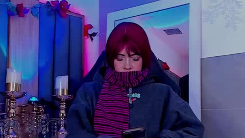 Snapshot of misstomie_ chatting on February 13, 4:07 pm Tomiehelp me get to 100 thumbs up online show from February 13, 4:07 pm