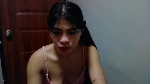 Snapshot of missunknownxoxo chatting on July 8, 1:32 am sofia online show from July 8, 1:32 am