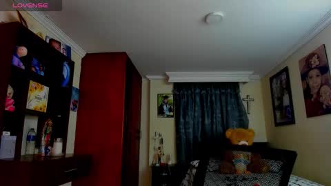 missvalery1 online show from March 25, 10:38 pm