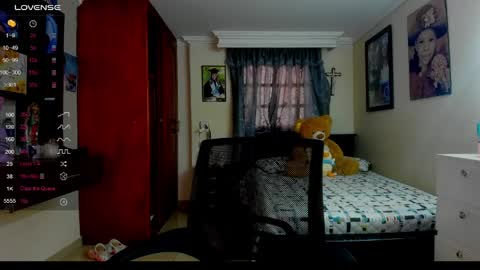 missvalery1 online show from April 9, 9:09 pm