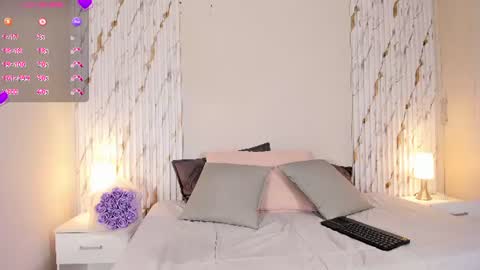 missvioleet online show from July 24, 6:39 pm