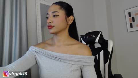 Snapshot of missvirggii chatting on December 2, 9:21 pm missvirggii online show from December 2, 9:21 pm