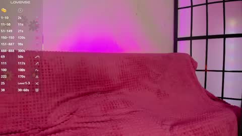 Pau OFmissweetpeach online show from May 6, 4:30 am