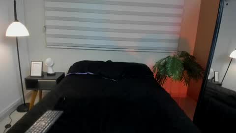 Snapshot of missy_davis chatting on April 21, 1:42 am Miss online show from April 21, 1:42 am