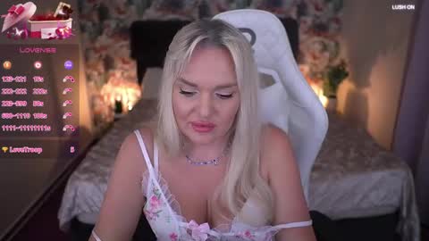 Snapshot of missyymarty chatting on May 22, 4:23 pm missyymarty online show from May 22, 4:23 pm