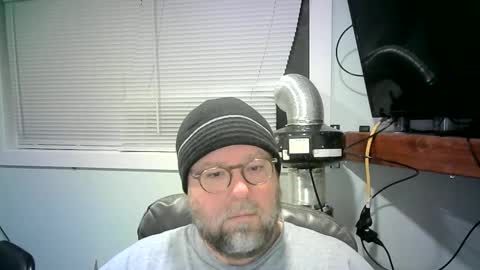 Snapshot of mister_happy567 chatting on January 1, 3:45 am Mr. Happy online show from January 1, 3:45 am