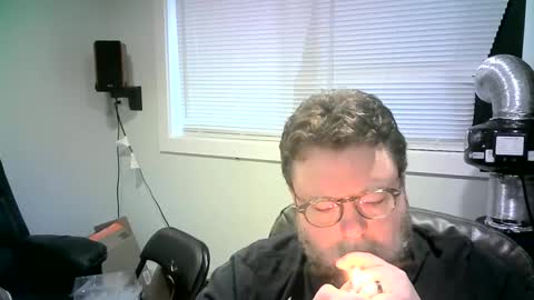 Snapshot of mister_happy567 chatting on January 3, 5:53 pm Mr. Happy online show from January 3, 5:53 pm