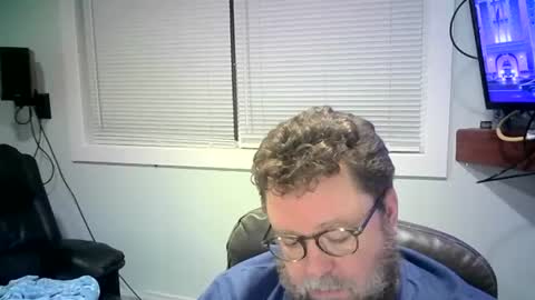 Snapshot of mister_happy567 chatting on February 22, 7:23 am Mr. Happy online show from February 22, 7:23 am