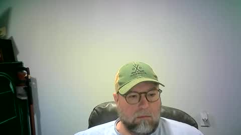 Snapshot of mister_happy567 chatting on September 22, 5:09 am Mr. Happy online show from September 22, 5:09 am