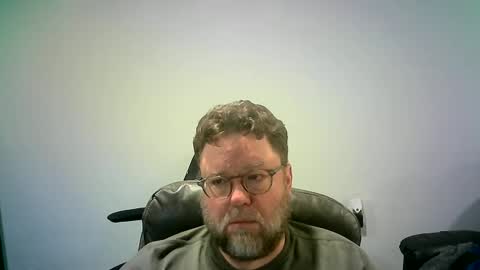 Snapshot of mister_happy567 chatting on October 2, 5:14 am Mr. Happy online show from October 2, 5:14 am