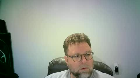 Snapshot of mister_happy567 chatting on October 13, 6:57 am Mr. Happy online show from October 13, 6:57 am